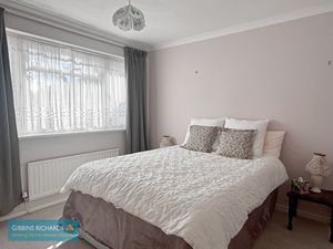 Bedroom- click for photo gallery